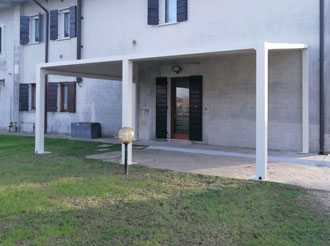 struttura in acciaio / ferro con telo in PVC
