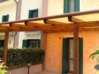 Tenda veranda con telo in pvc su pompeiana in legno